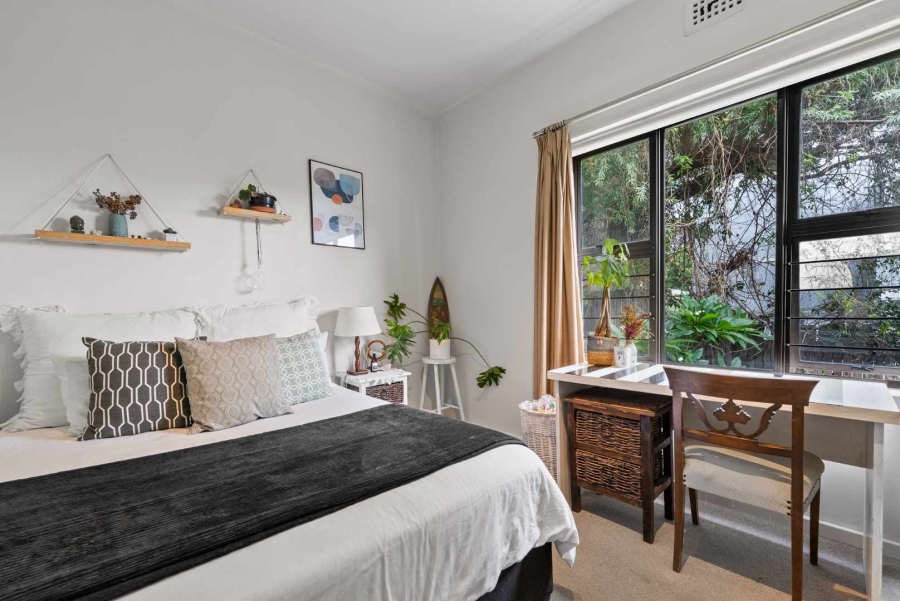 2 Bedroom Property for Sale in Vredehoek Western Cape